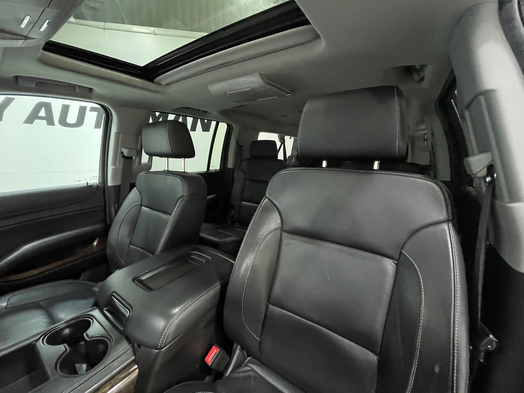 Used 2018 Chevrolet Suburban LT image 14