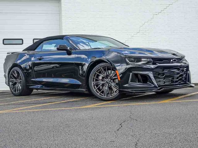 Used 2021 Chevrolet Camaro ZL1 RWD image 2