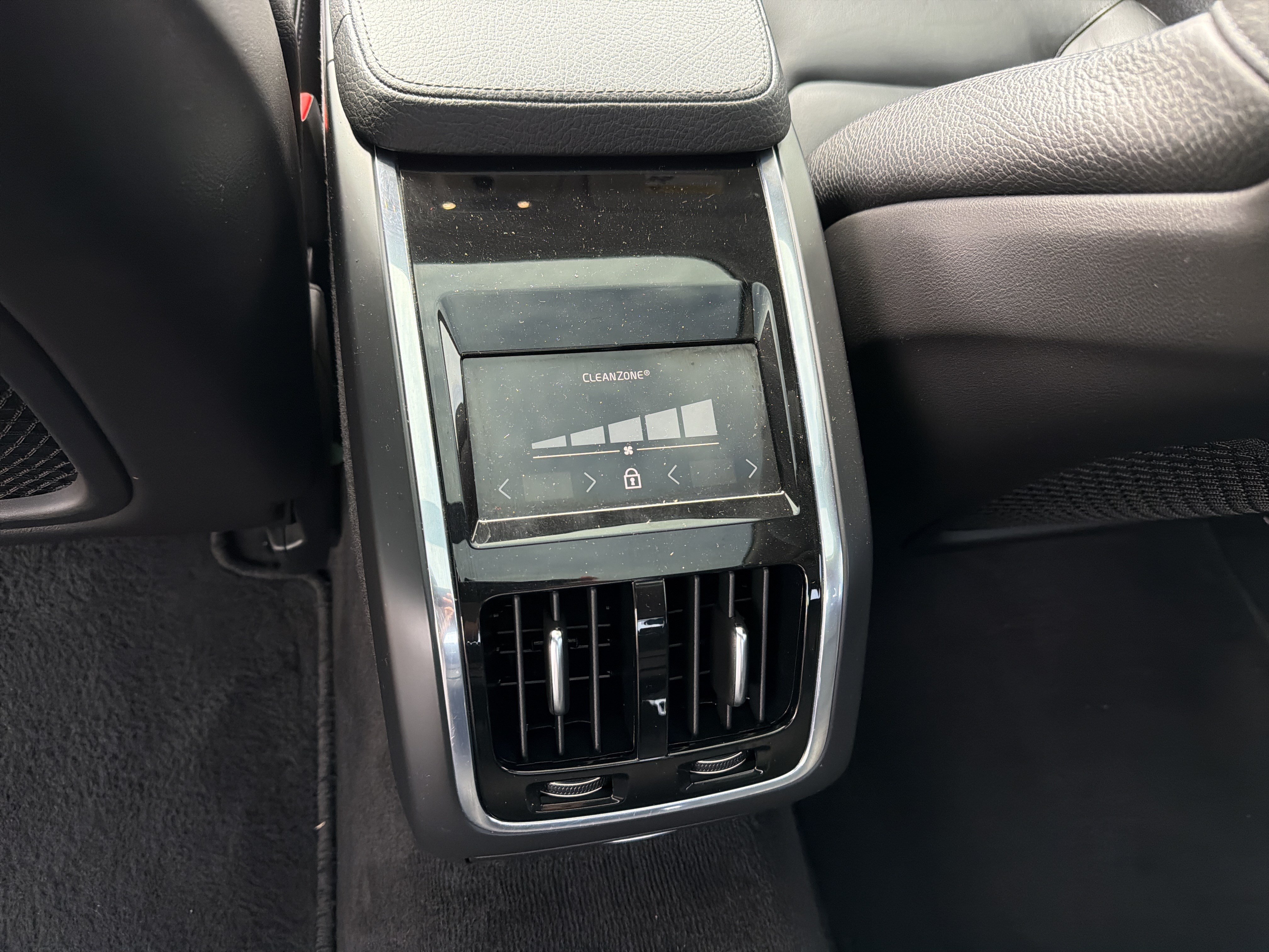 Used 2018 Volvo S90 T5 Momentum w/ Convenience Package AWD/4WD image 12