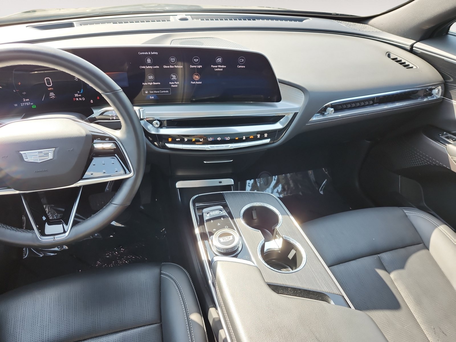 Used 2024 Cadillac Lyriq Luxury AWD/4WD image 11