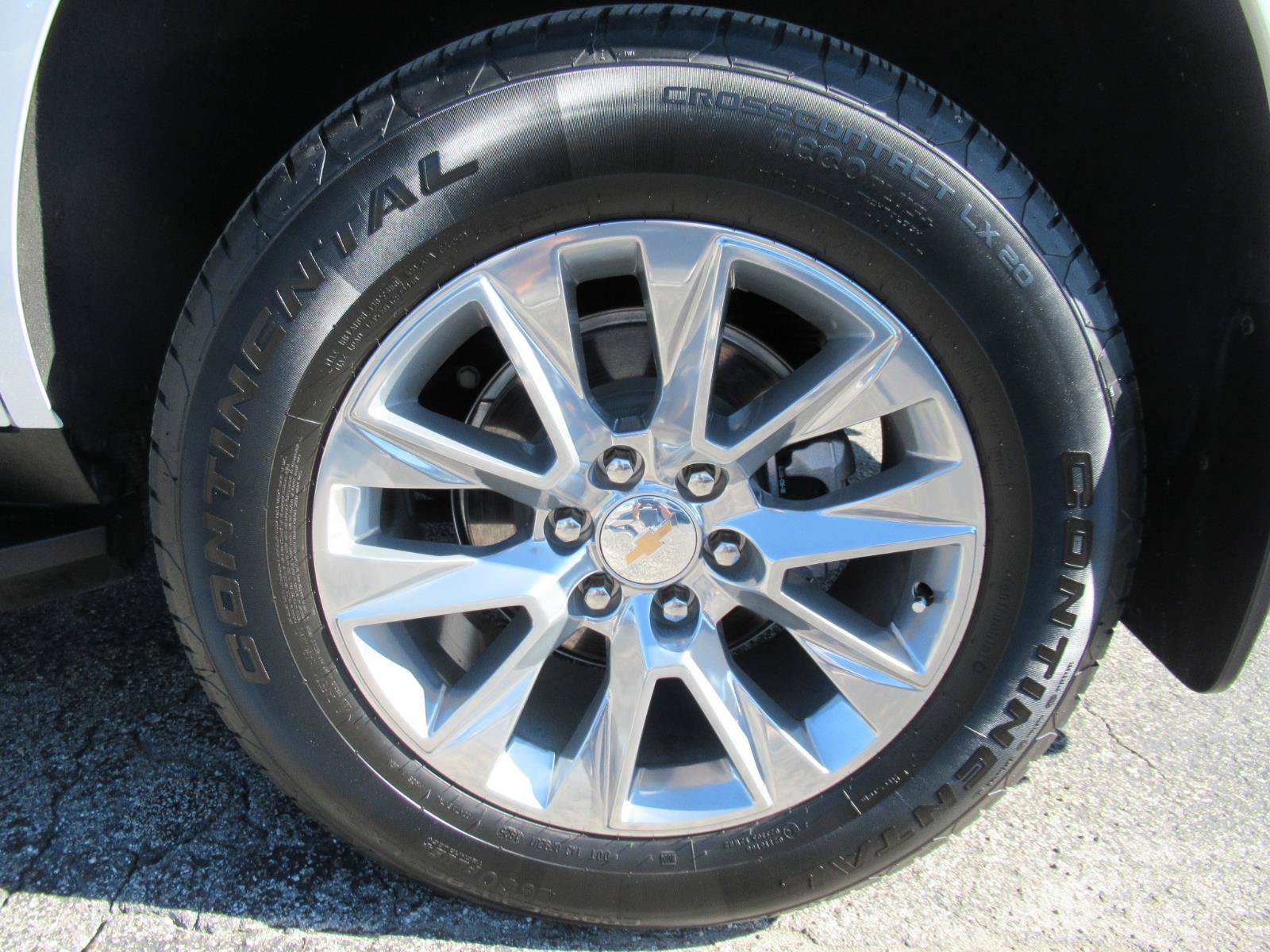 Used 2025 Chevrolet Tahoe Premier w/ Sun And Tow Package AWD/4WD image 9