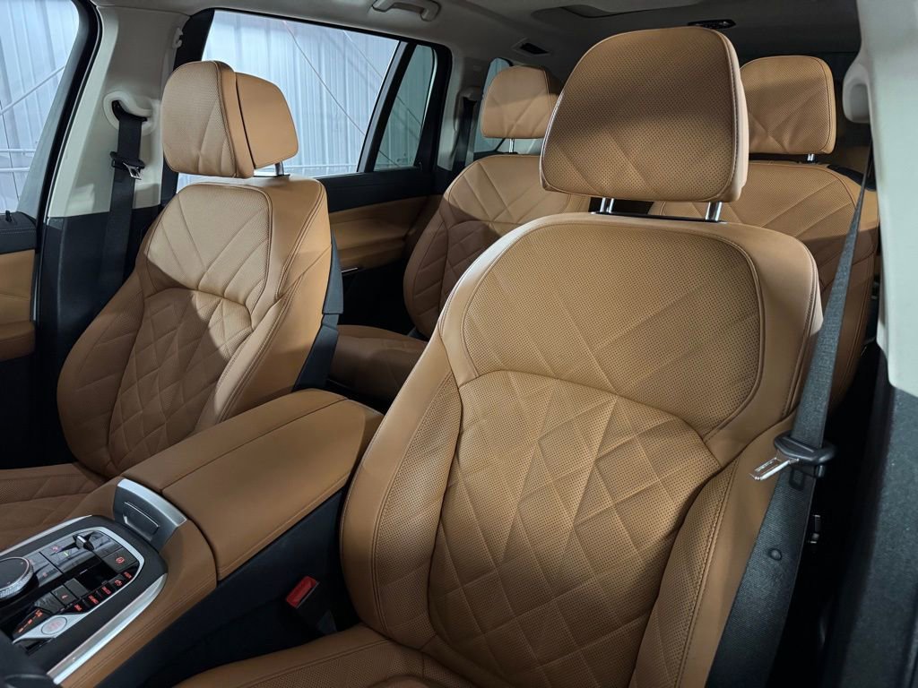 Used 2024 BMW X7 xDrive40i w/ Premium Package image 47