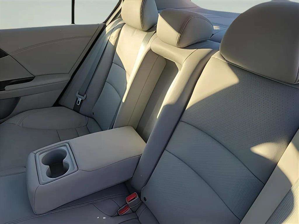 Used 2017 Honda Accord EX-L image 17