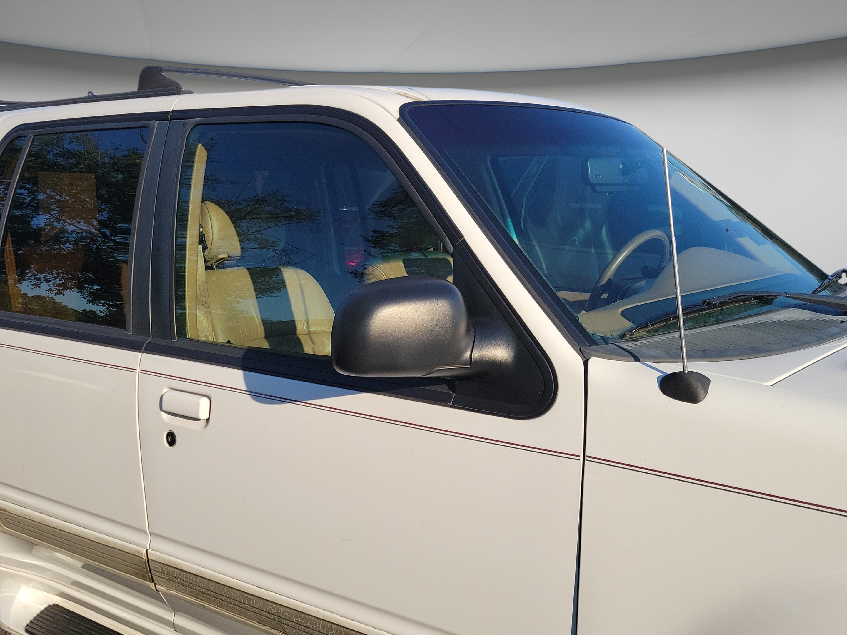Used 1995 Ford Explorer Eddie Bauer RWD image 16