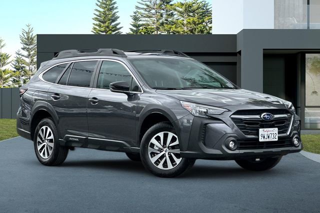 Used 2025 Subaru Outback Premium image 2