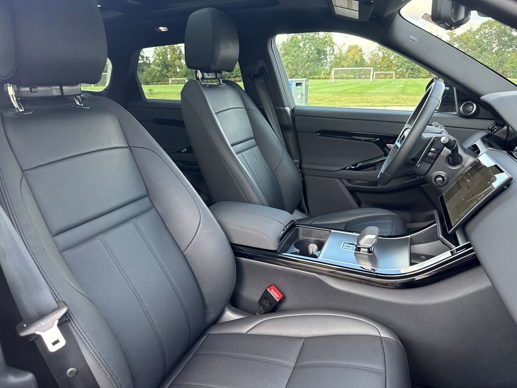 Used 2025 Land Rover Range Rover Evoque Dynamic SE image 19