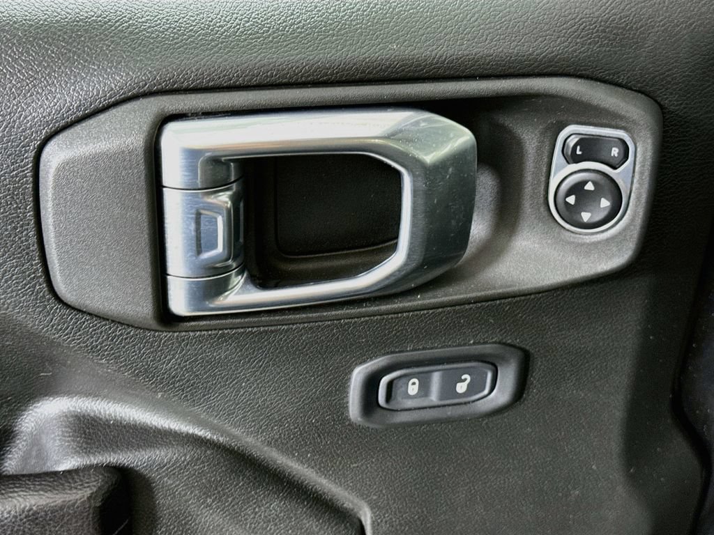 Used 2022 Jeep Wrangler Unlimited Sport AWD/4WD image 22