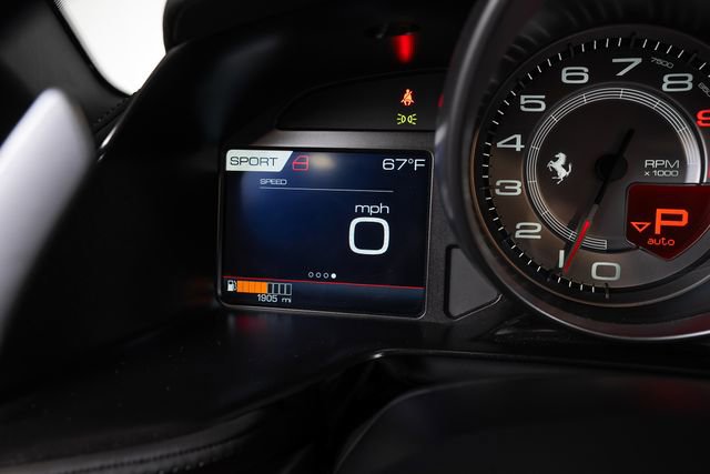 Used 2021 Ferrari 812 GTS RWD image 34