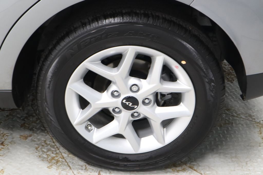 Used 2025 Kia Soul LX w/ LX Technology Package image 18