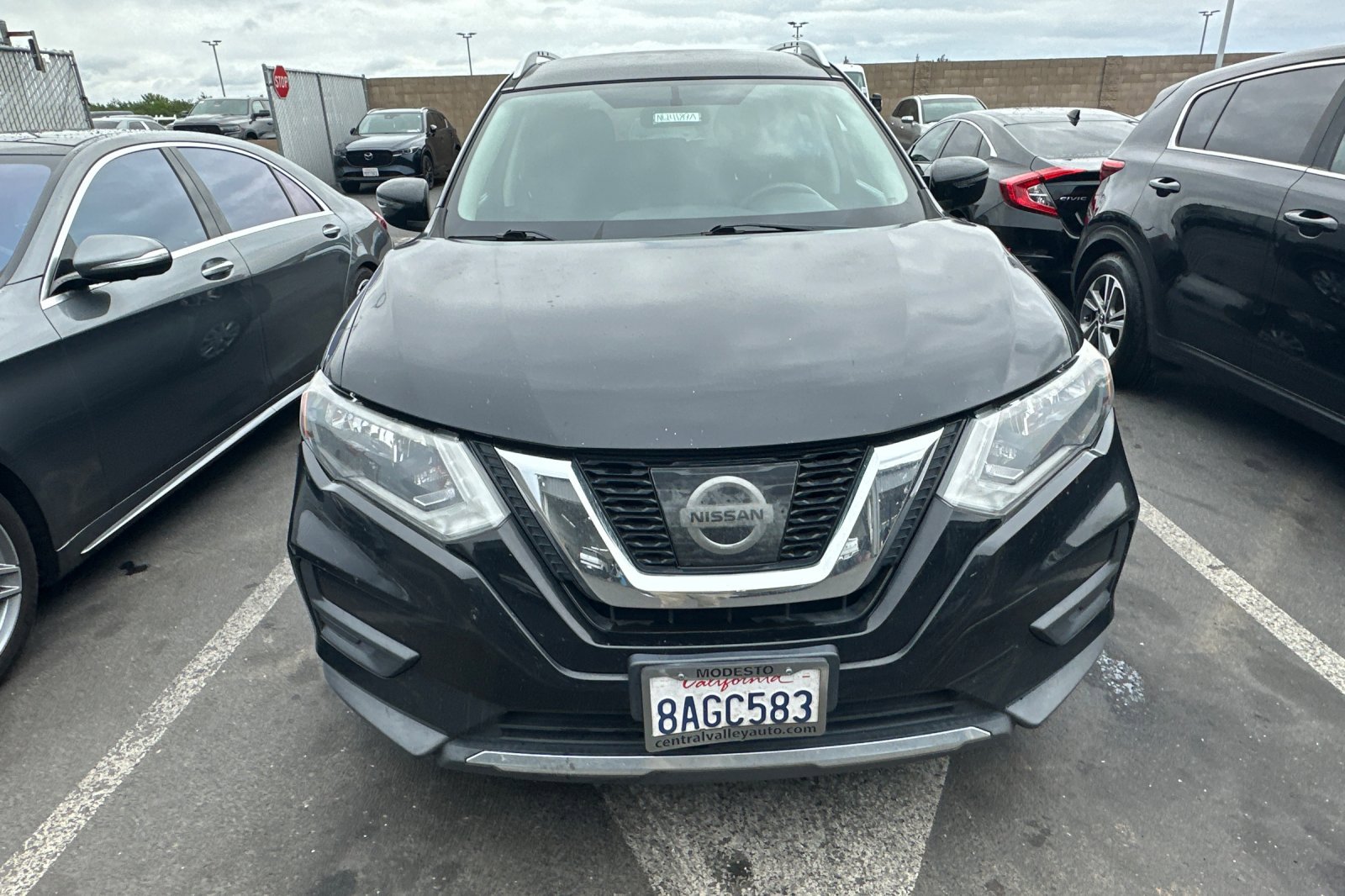 Used 2017 Nissan Rogue SV FWD image 3