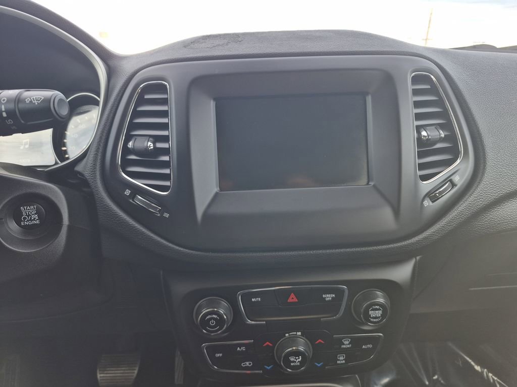 Used 2019 Jeep Compass Latitude w/ Popular Equipment Group image 9