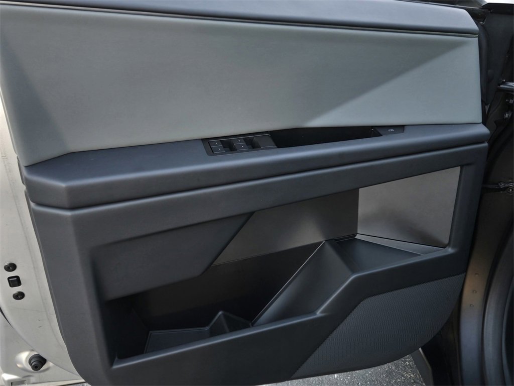 Used 2025 Tesla Cybertruck AWD Crew Cab image 10