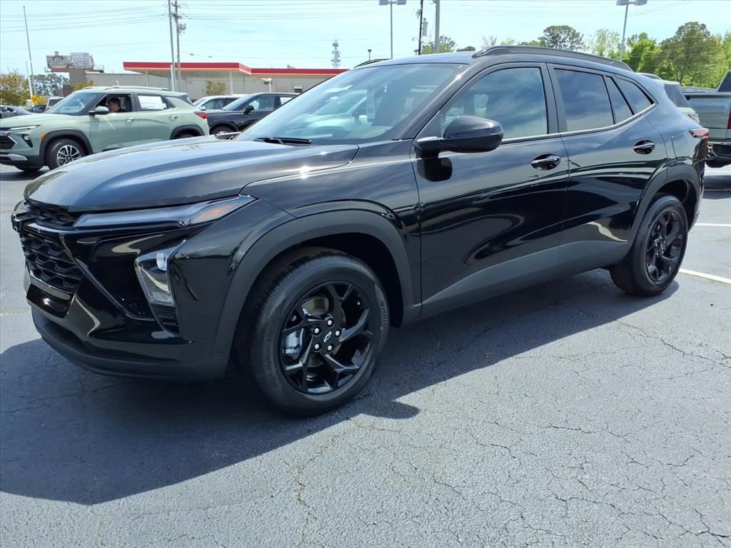 New 2026 Chevrolet Trax LT w/ Sunroof Package FWD image 6