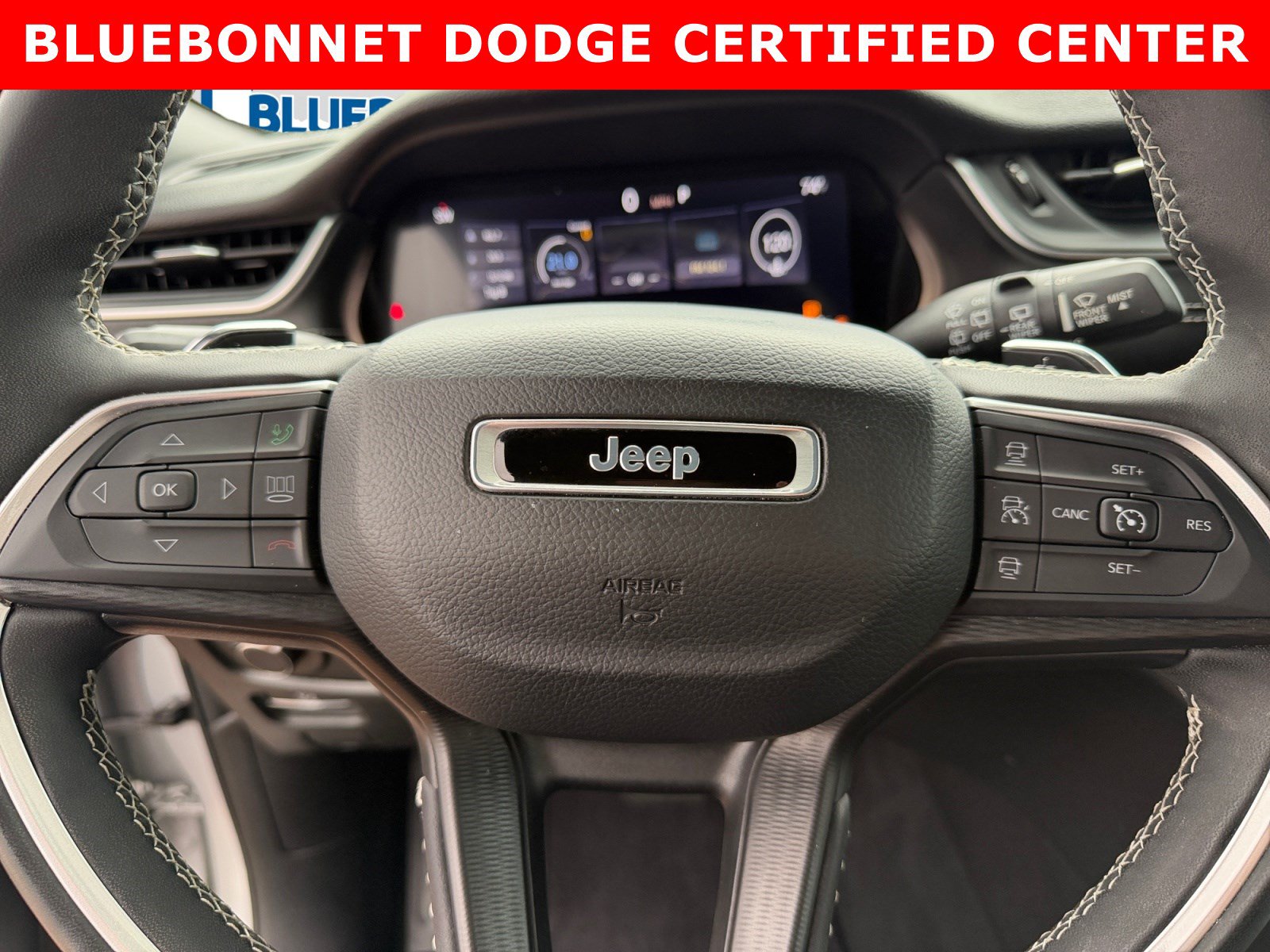 Used 2024 Jeep Grand Cherokee Altitude AWD/4WD image 19