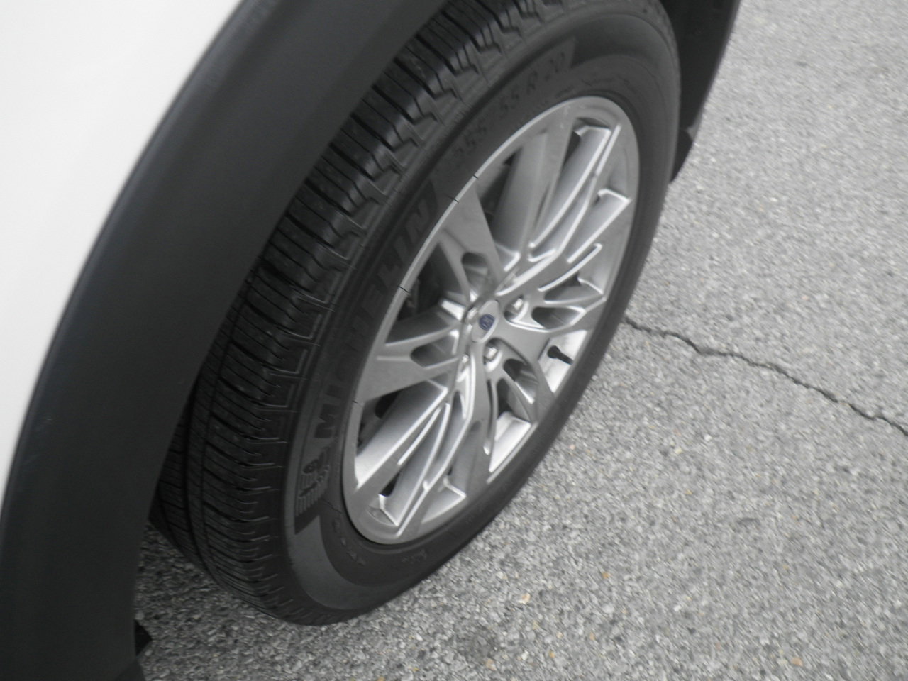 Certified 2025 Ford Explorer Active w/ Active Comfort Package image 8