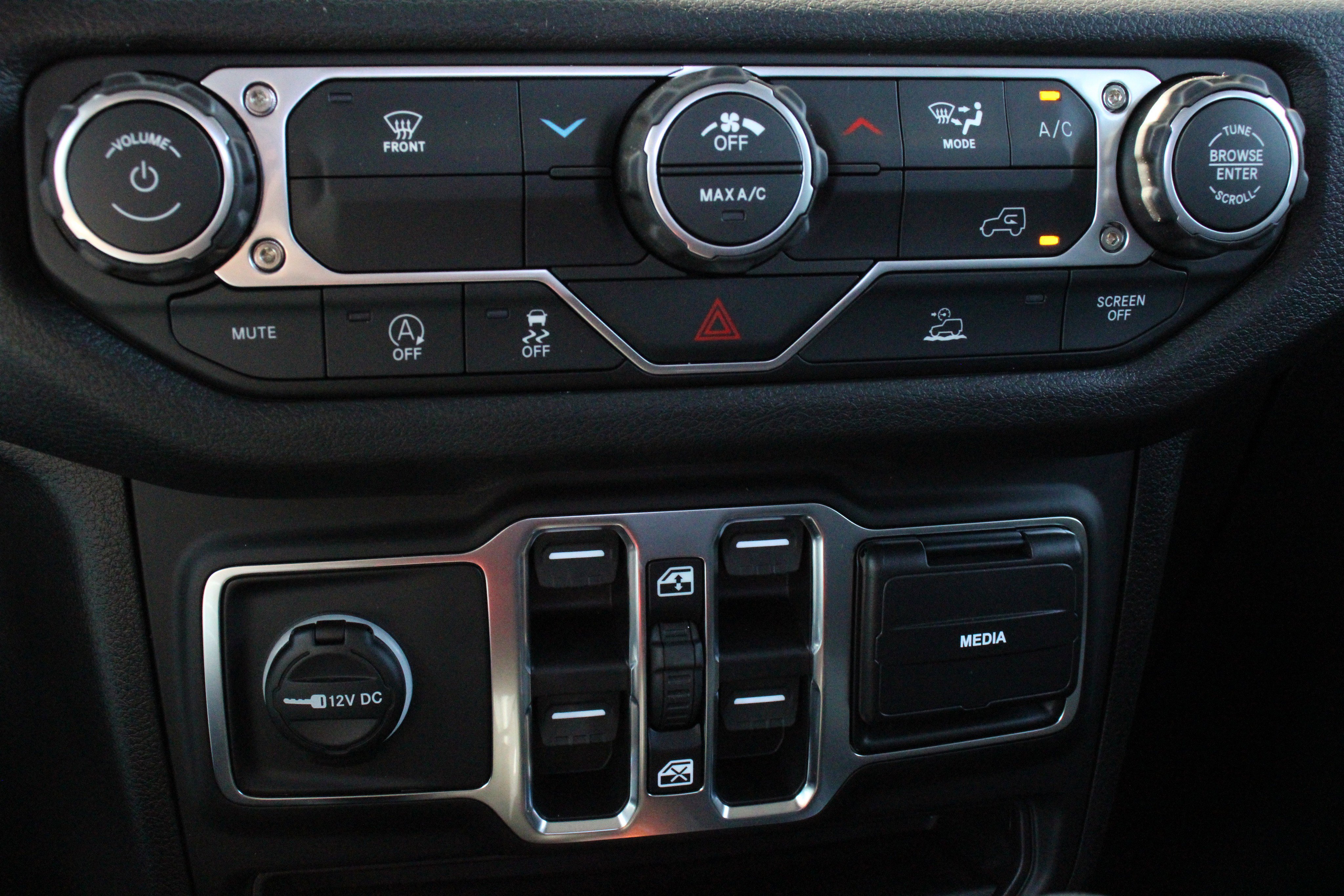 New 2026 Jeep Gladiator Sport AWD/4WD image 19