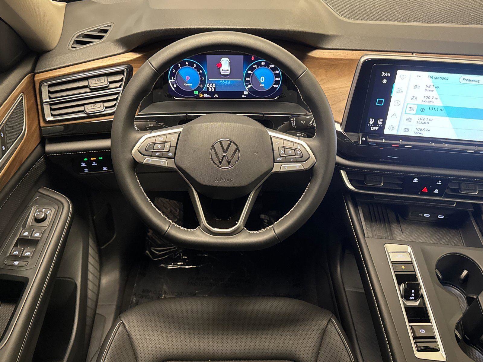 New 2026 Volkswagen Atlas SE image 13