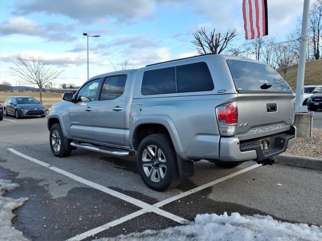 Used 2019 Toyota Tacoma Limited image 3
