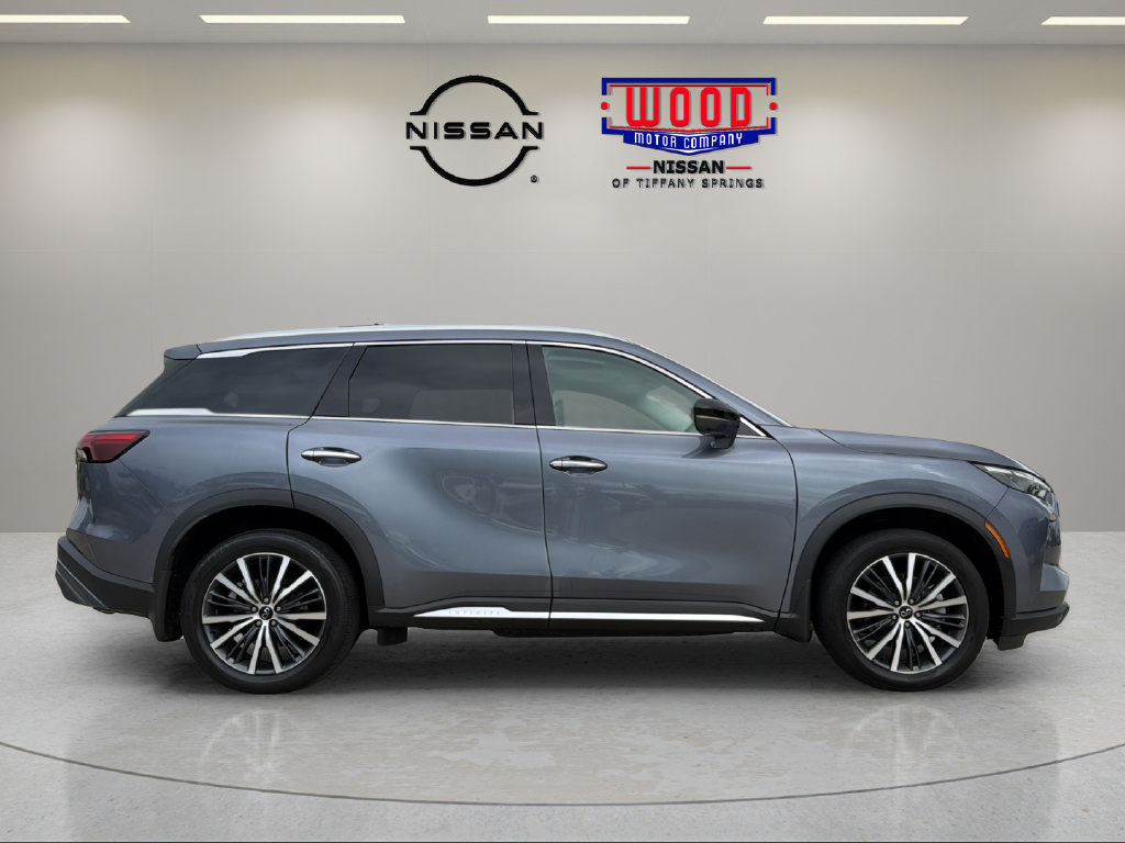 Used 2023 INFINITI QX60 Sensory AWD/4WD image 2