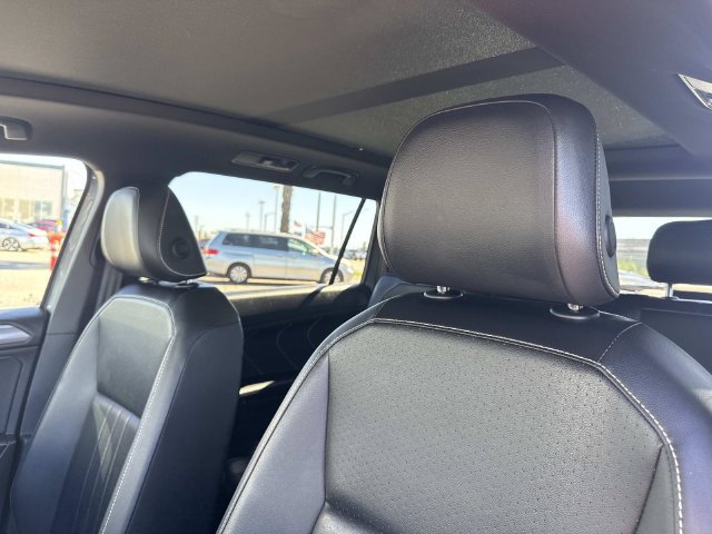 Certified 2024 Volkswagen Tiguan SE R-Line FWD image 25