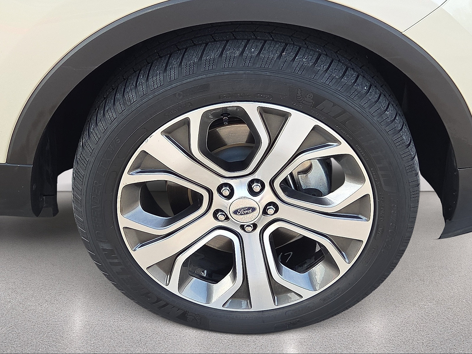 Used 2018 Ford Explorer Platinum AWD/4WD image 7