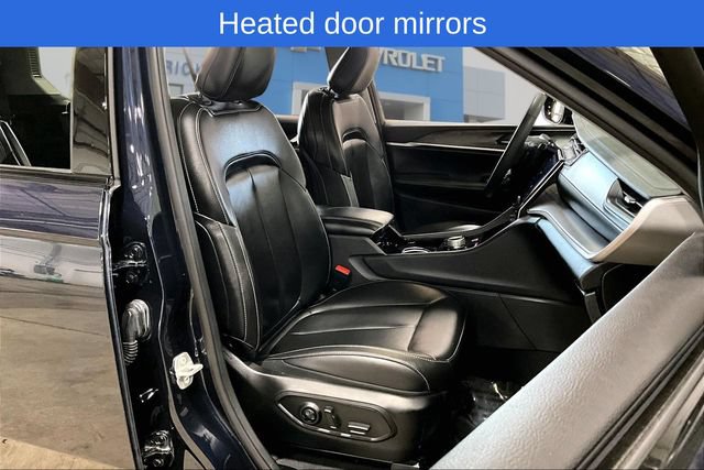 Used 2023 Jeep Grand Cherokee L Limited AWD/4WD image 28