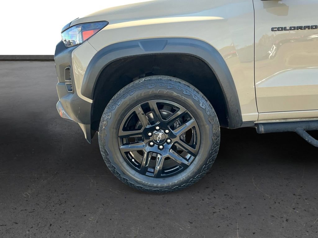 Used 2023 Chevrolet Colorado Trail Boss w/ Technology Package AWD/4WD image 13