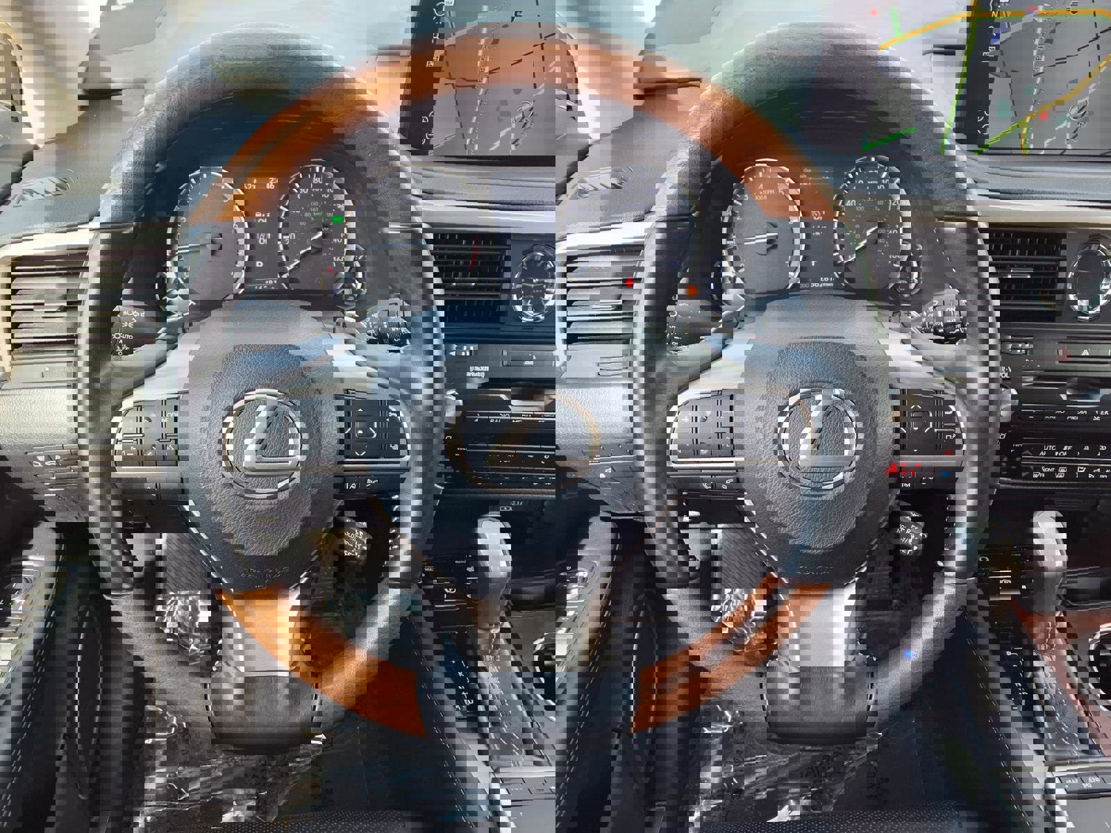 Used 2020 Lexus RX 350L Premium w/ Premium Package image 15