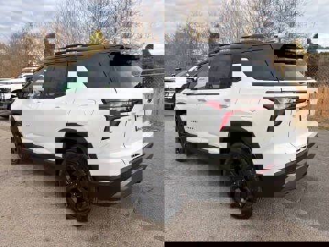 New 2026 Chevrolet Equinox LT w/ Midnight Edition image 7