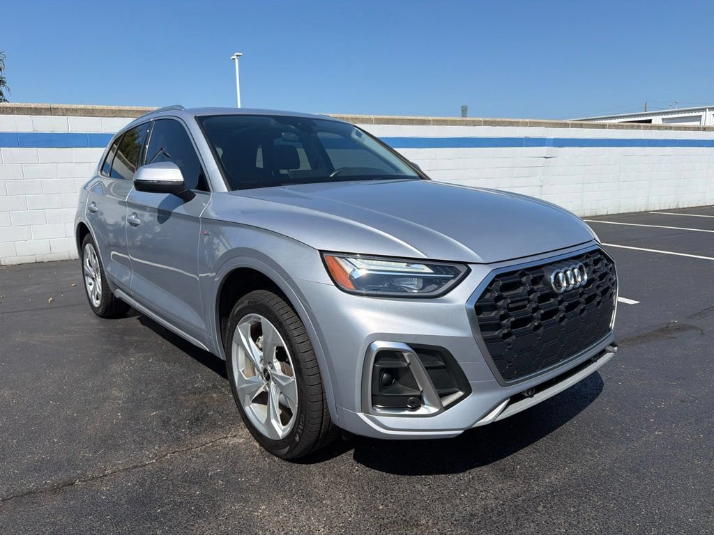 Used 2023 Audi Q5 2.0T Premium Plus w/ Premium Plus Package AWD/4WD image 7