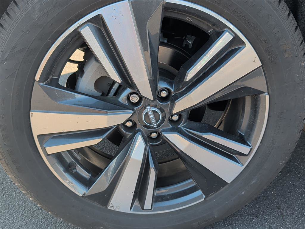 Used 2023 Nissan Rogue SL w/ SL Premium Package image 5