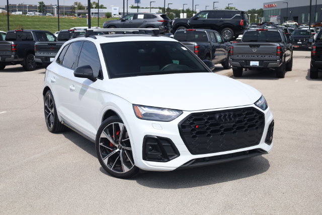 Used 2023 Audi SQ5 Prestige AWD/4WD image 2