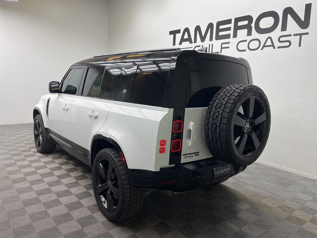 Used 2023 Land Rover Defender 110 X-Dynamic SE image 3