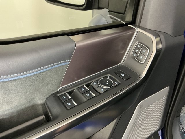 Used 2026 Ford F450 Platinum w/ FX4 Off-Road Package AWD/4WD image 17