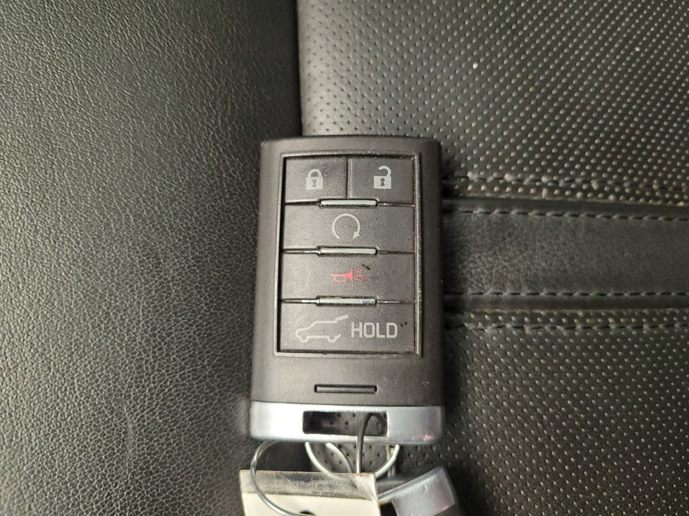 Used 2014 Cadillac SRX Luxury image 32