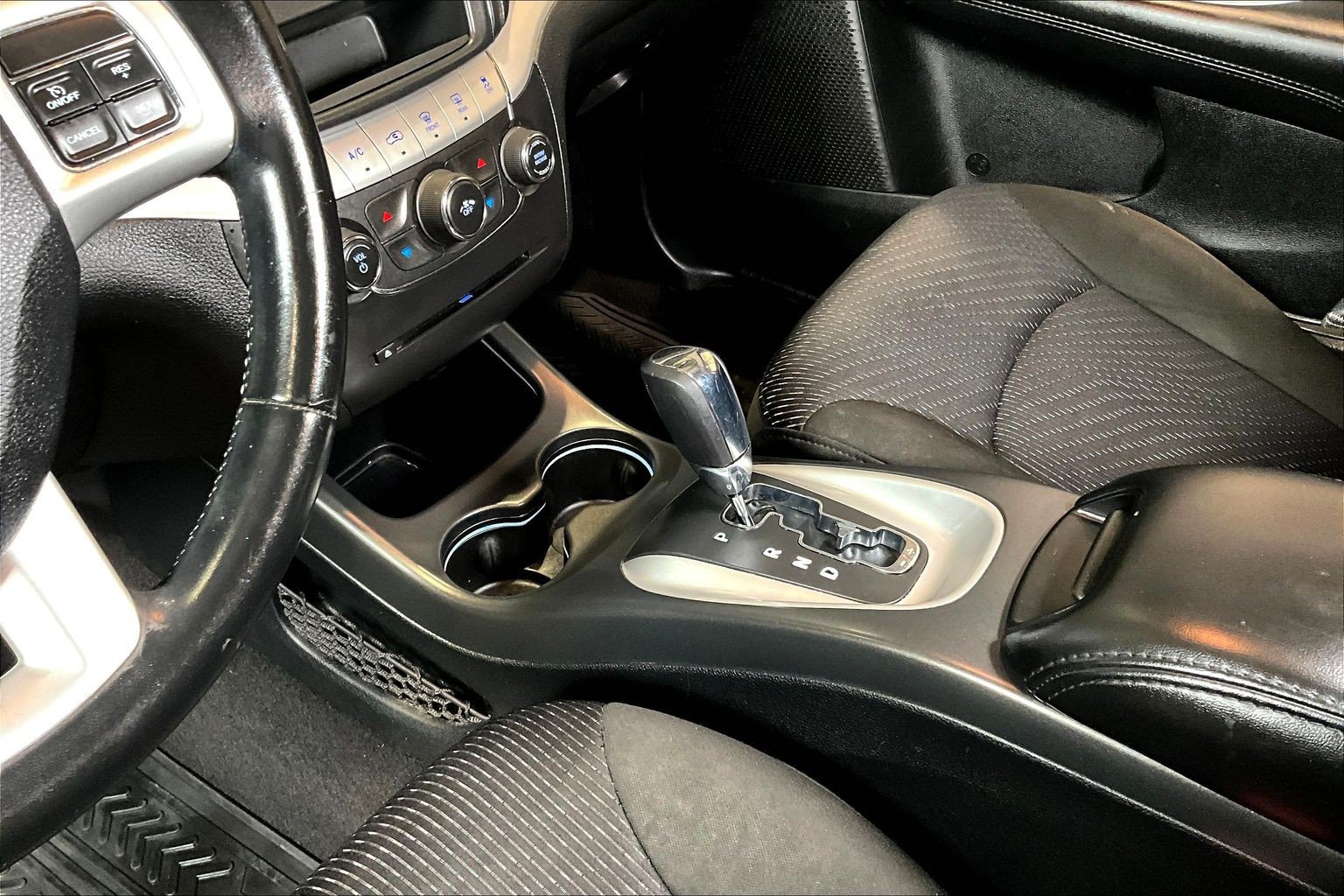 Used 2019 Dodge Journey SE w/ Connectivity Group FWD image 17