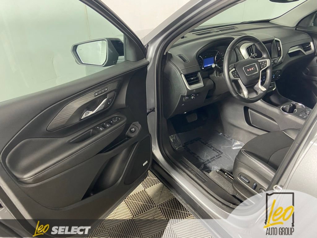 Used 2023 GMC Terrain SLT w/ Infotainment Package II AWD/4WD image 11