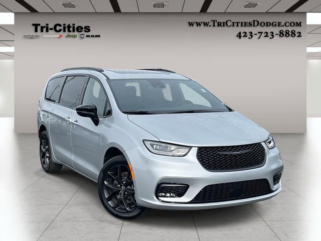 New 2026 Chrysler Pacifica Select w/ S Appearance Package AWD/4WD image 1