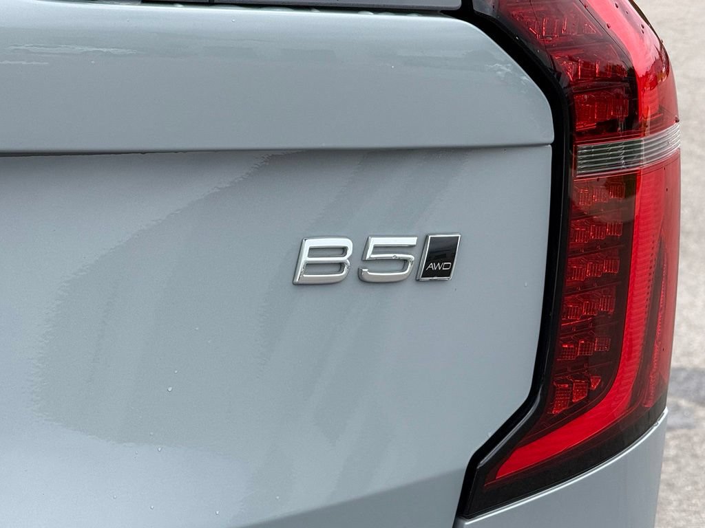 Used 2025 Volvo XC90 B5 Plus AWD/4WD image 42