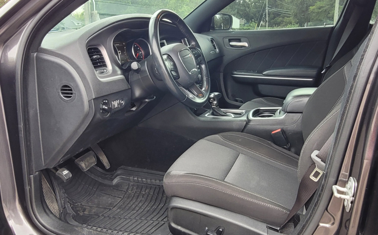 Used 2020 Dodge Charger SXT image 10