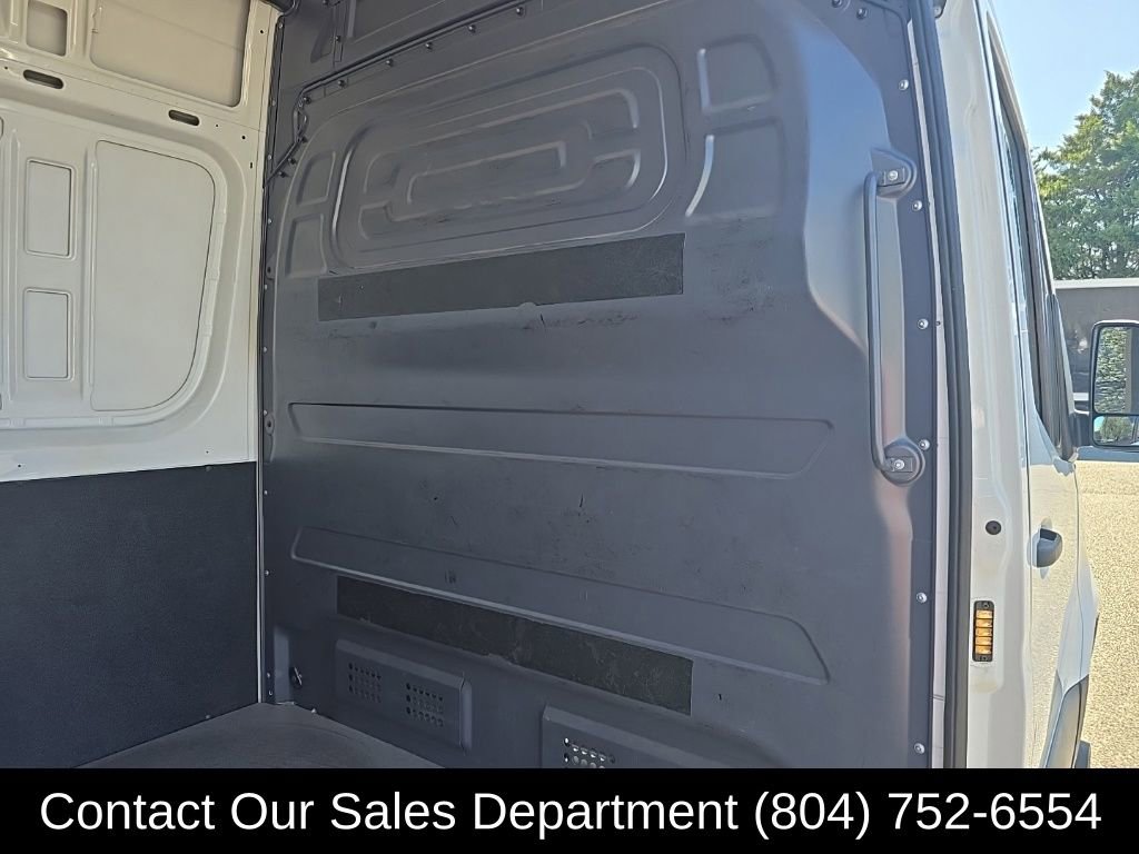 Used 2020 Freightliner Sprinter 3500 image 12