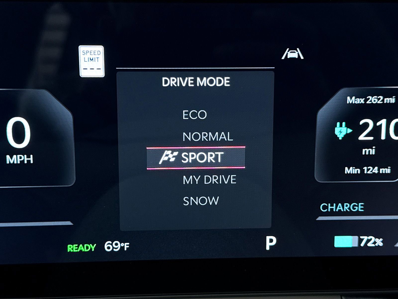 Used 2025 Kia EV9 Wind image 11