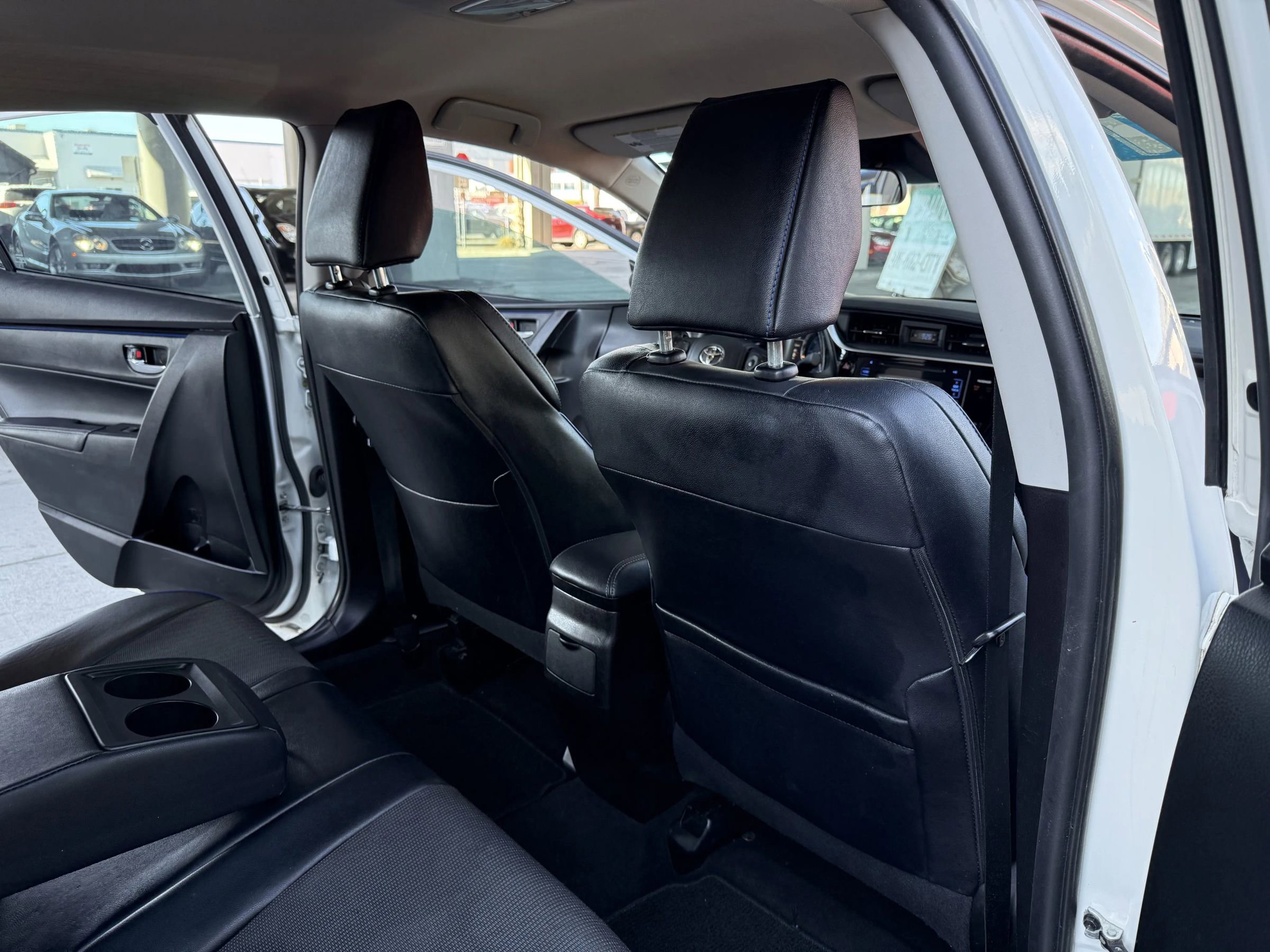 Used 2017 Toyota Corolla SE image 19