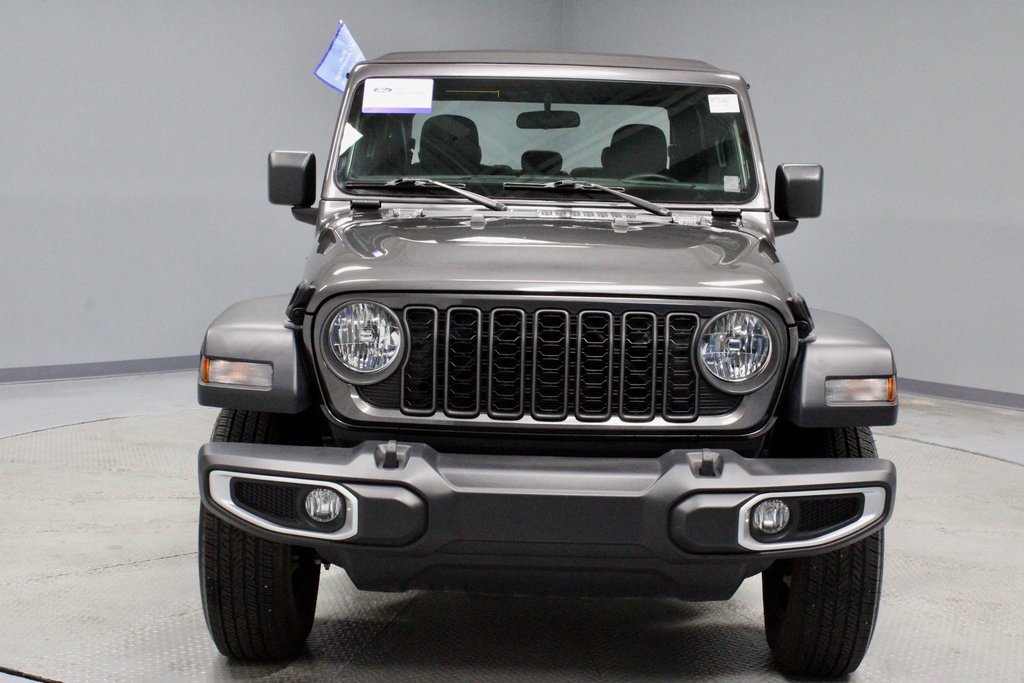 Used 2024 Jeep Gladiator Sport image 6