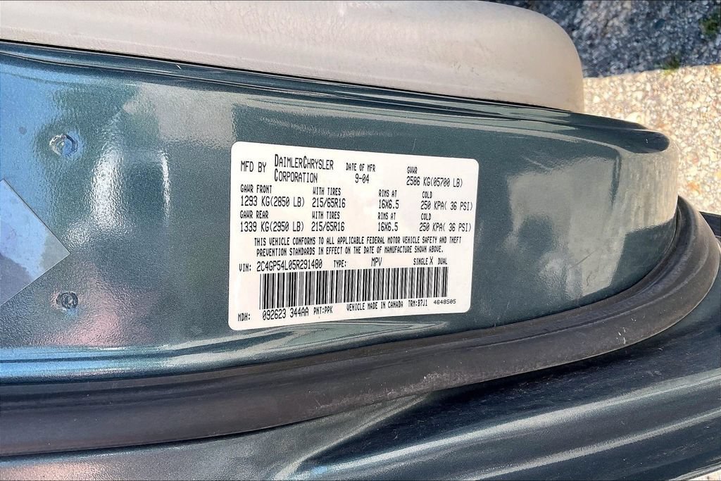 Used 2005 Chrysler Town & Country Touring FWD image 5