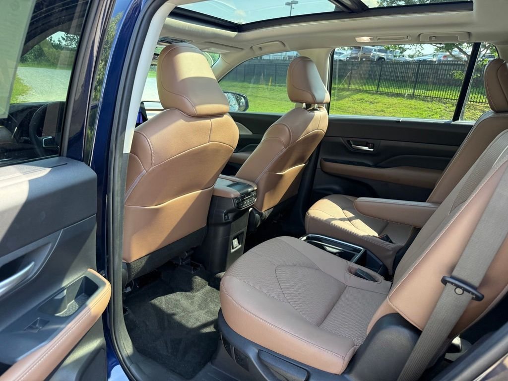 Used 2024 Toyota Grand Highlander AWD image 27