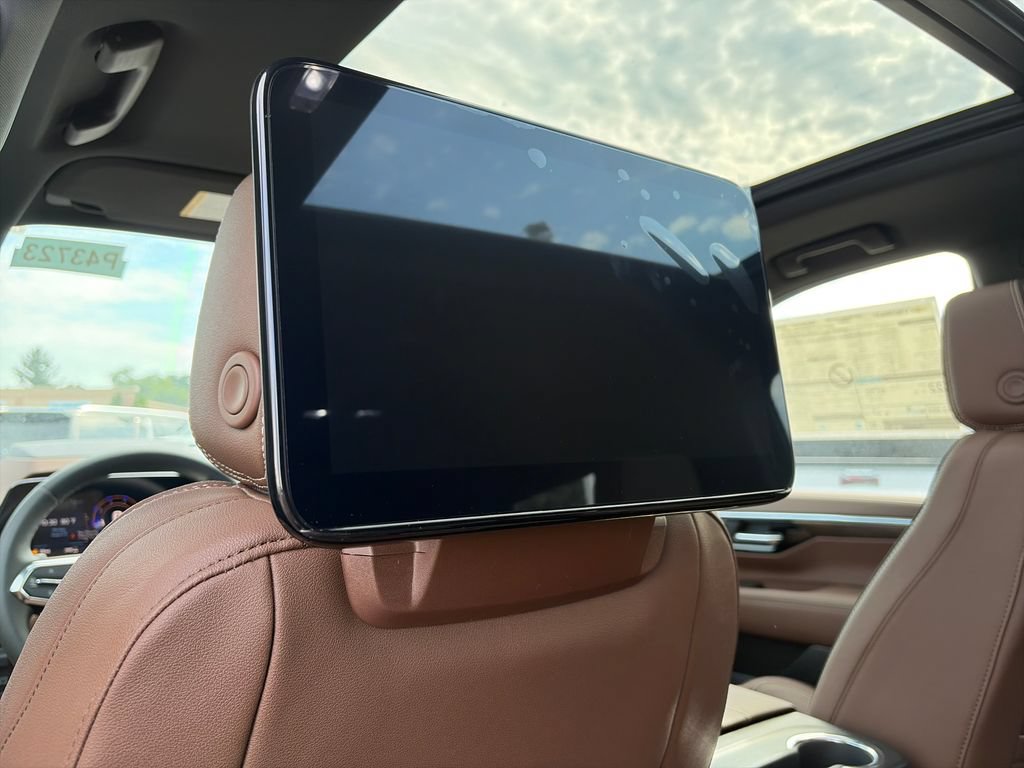New 2026 Chevrolet Suburban High Country AWD/4WD image 11
