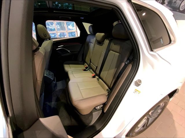 Certified 2025 Audi Q5 Premium w/ Convenience Package AWD/4WD image 23