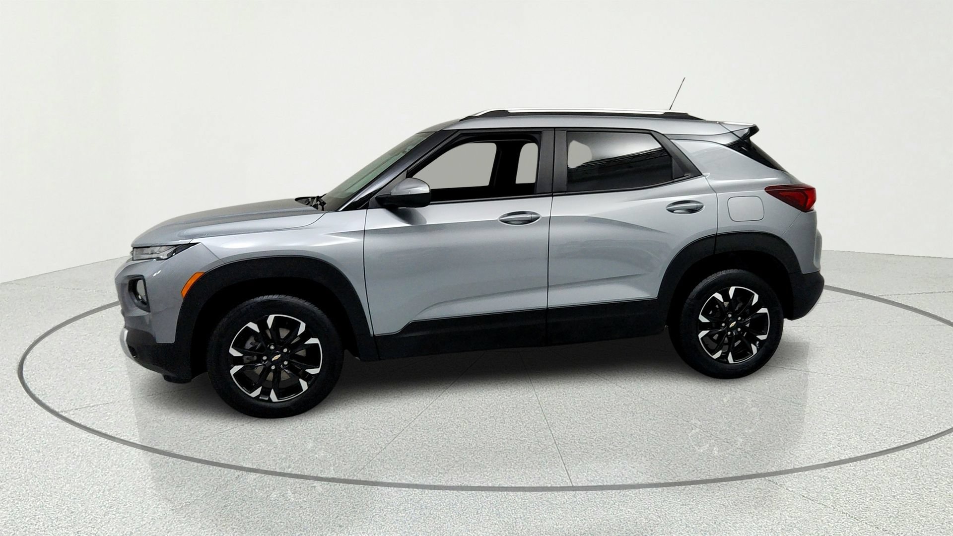 Certified 2023 Chevrolet TrailBlazer LT w/ Convenience Package AWD/4WD image 2