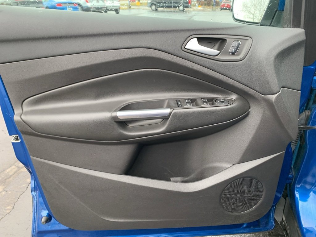 Used 2017 Ford Escape SE w/ Equipment Group 201A image 21